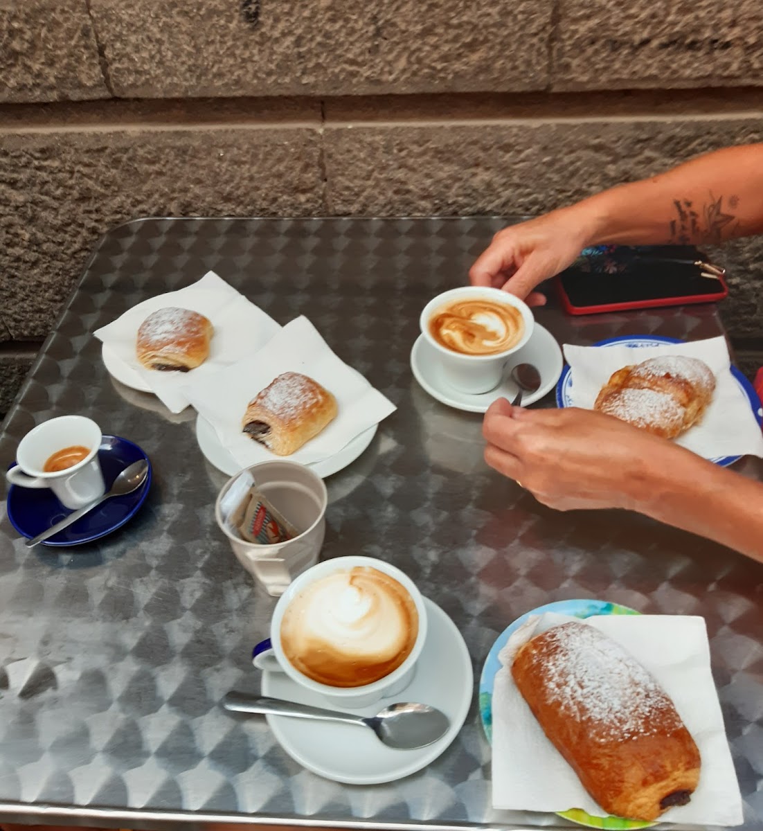 El Cinco- Cafeteria Y Comida Casera-10