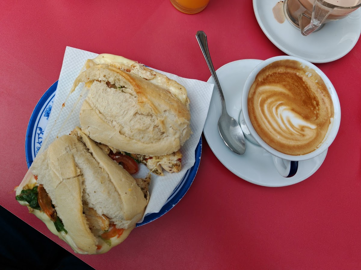 El Cinco- Cafeteria Y Comida Casera-5